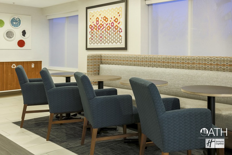 Dining Seating - Holiday Inn Express