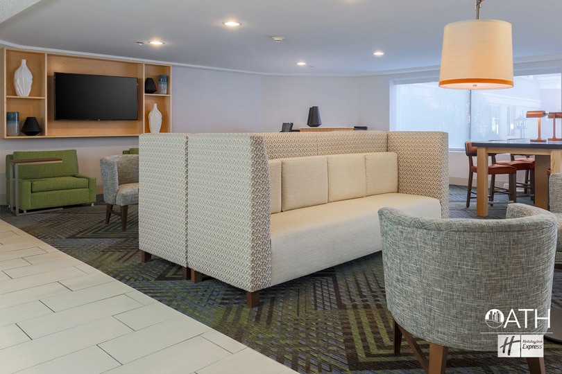 Seating Area - Holiday Inn Express