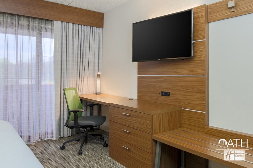 Guest Room - Holiday Inn Express